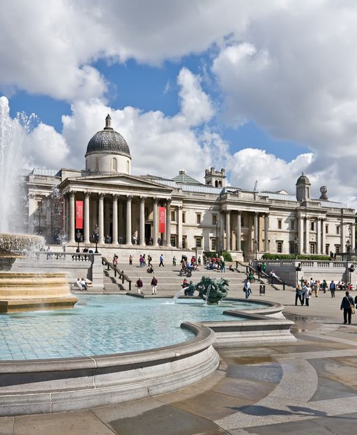 Trafalgar Square with National Gallery fountains and visitors — perfect start to one week in London