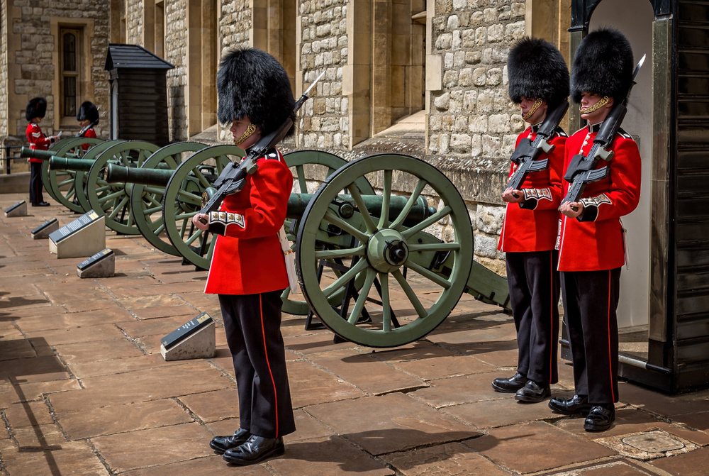 tower-of-london-kings-guards