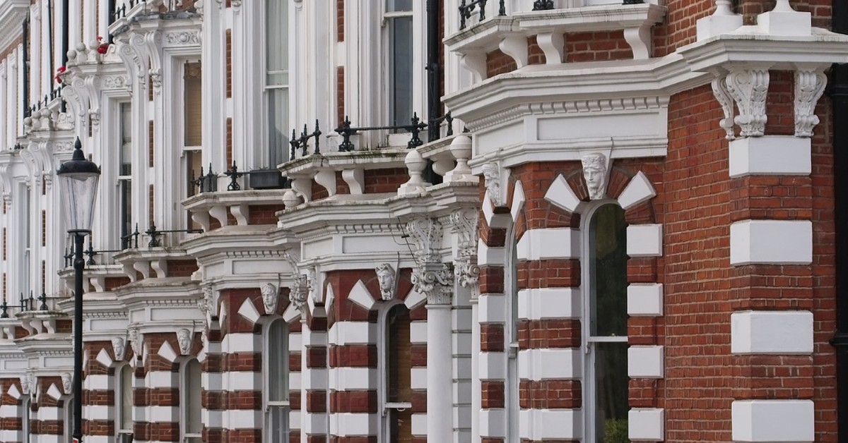 Victorian townhouses in London — tracing English surnames and ancestry