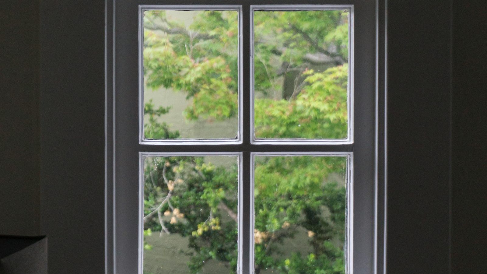 The Window a King Stepped Through to His Own Execution — and Where to Find It Today